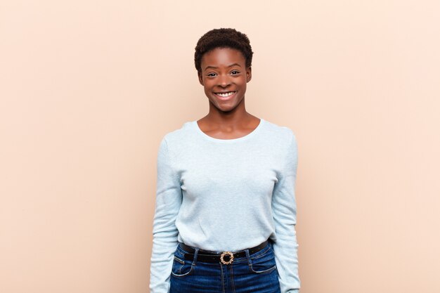 Retrato, jovem, mulher, sorrindo