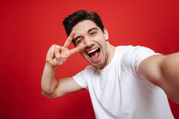 Retrato de un joven alegre