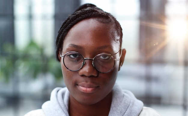 retrato, de, un, joven, americano africano, mujer de negocios, gente negra