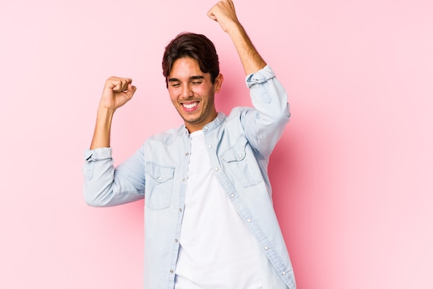 Retrato de un joven apuesto