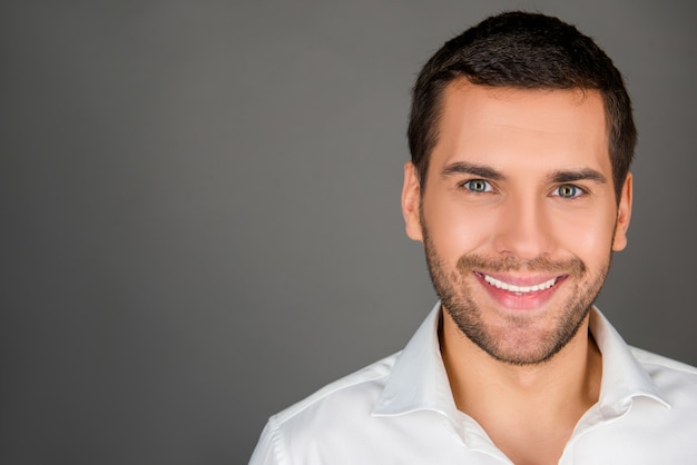 Retrato, de, un, joven, en, camisa