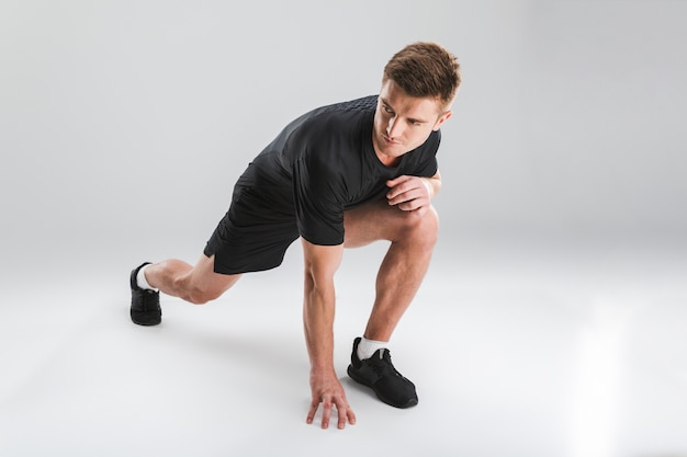 Retrato de un joven deportista motivado