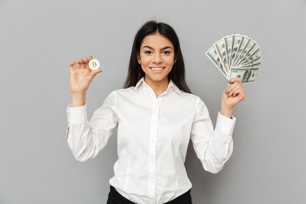 Retrato de una joven empresaria feliz