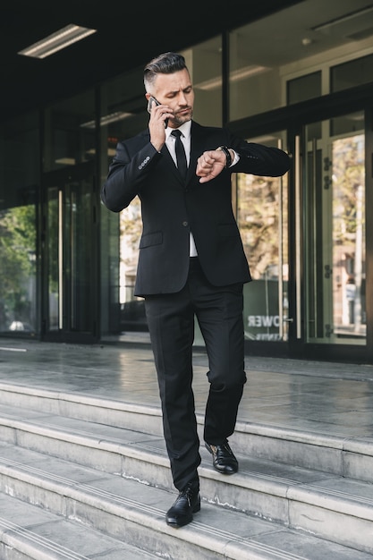 Retrato de un joven empresario de éxito