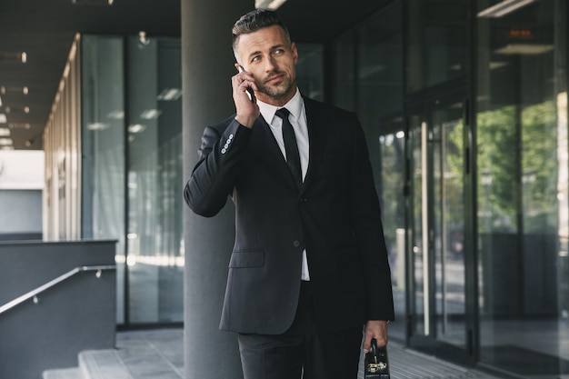 Retrato de un joven empresario de éxito