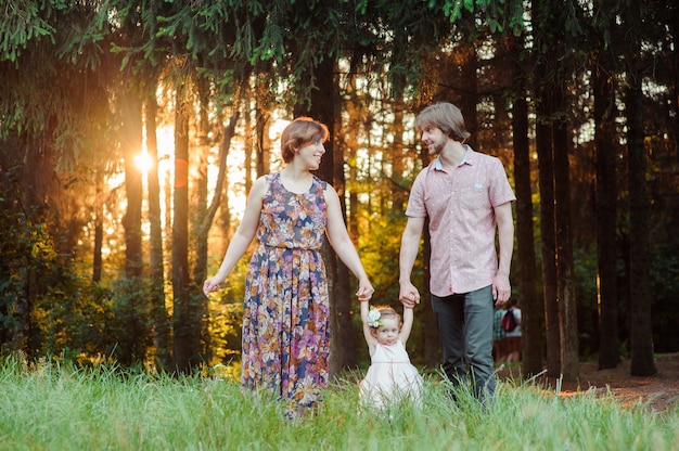 Retrato, de, joven, familia feliz