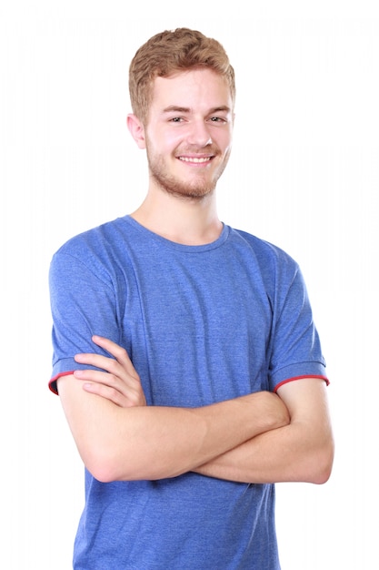 Retrato de un joven guapo sonriendo