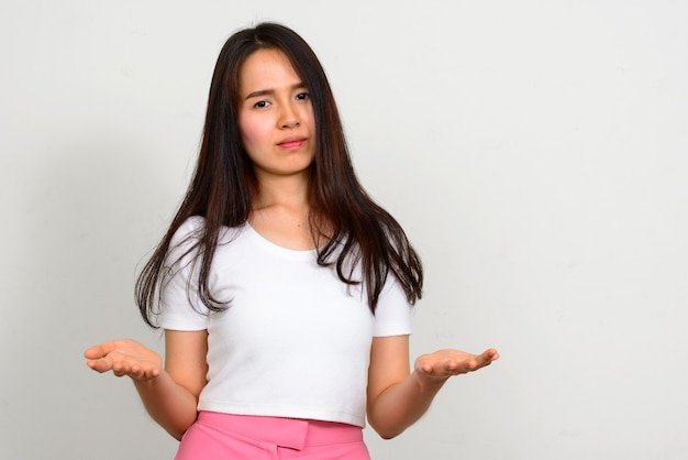 Retrato de joven hermosa adolescente asiática