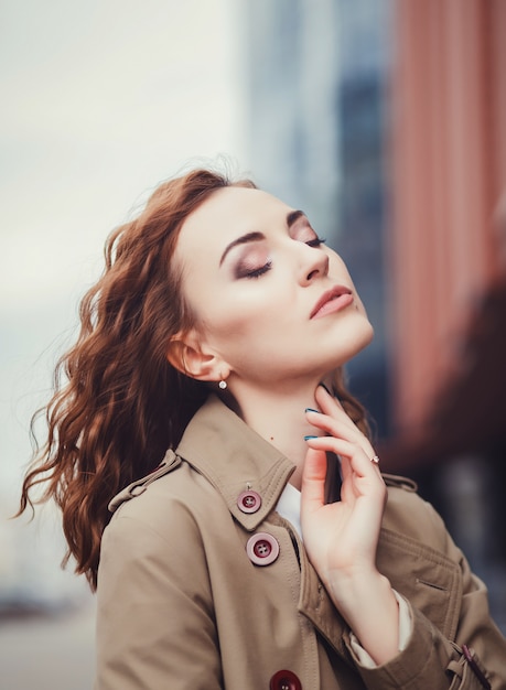 Retrato joven hermosa mujer zen