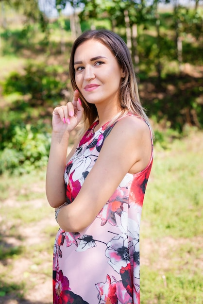 retrato, de, un, joven, hermoso, niña, en, vestido, aire libre