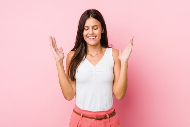 Foto retrato de una joven linda