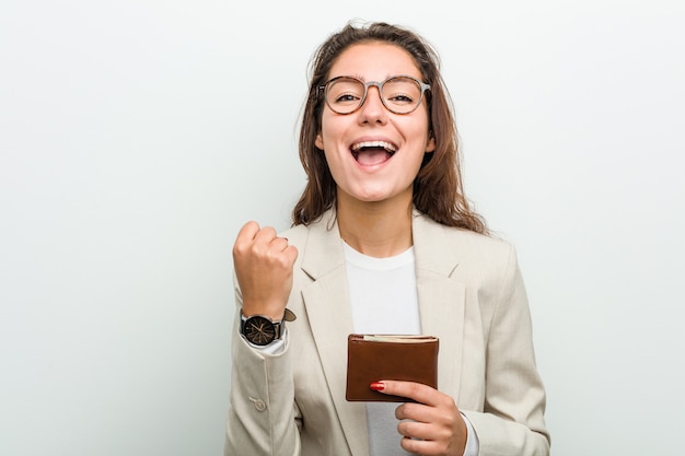 Retrato de una joven mujer bonita