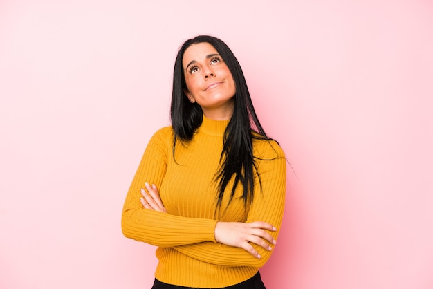 Retrato de una joven mujer bonita