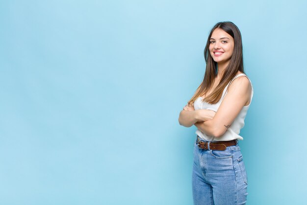 Retrato de joven mujer bonita