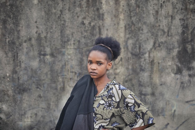 Retrato de joven mujer negra