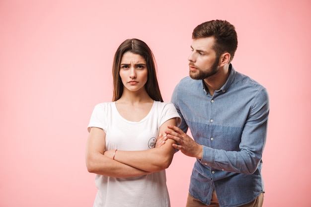 Retrato de una joven pareja decepcionada