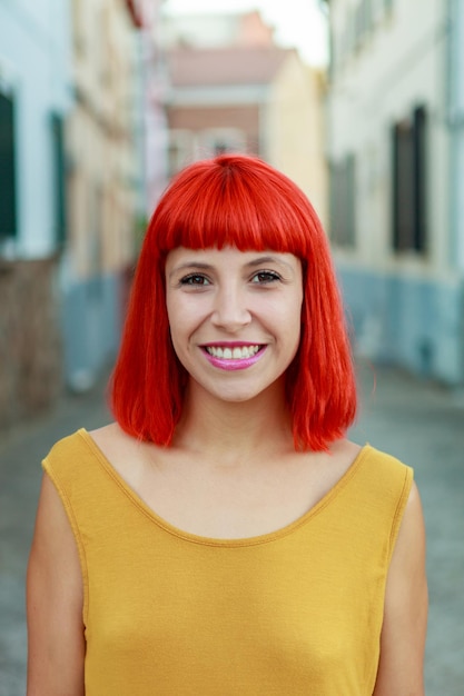 Retrato de una joven sonriente