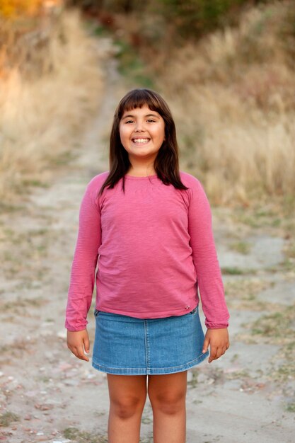 Foto retrato de una joven sonriente