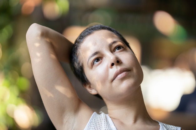 Retrato de una linda mujer