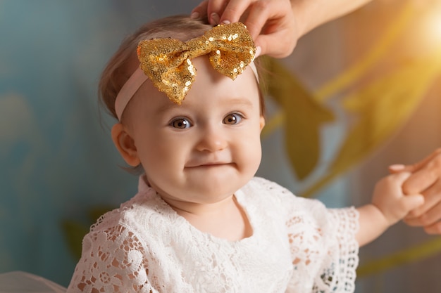 Retrato de una linda niña de un año