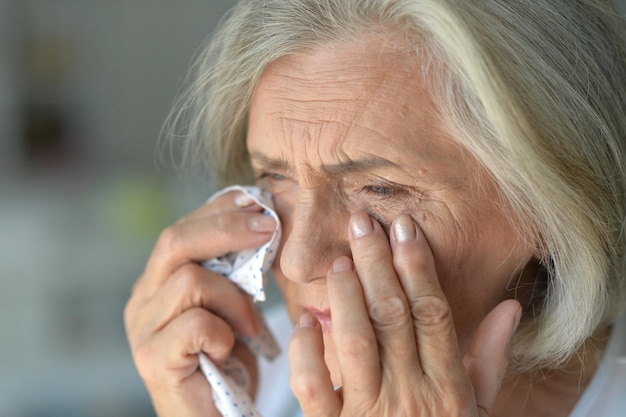 retrato, de, llanto, mujer mayor