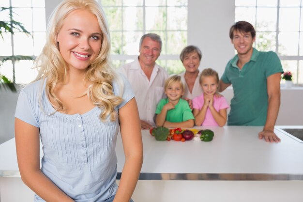 Retrato de la madre con su familia