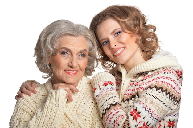 Foto retrato de la madre superior sonriente y su hija