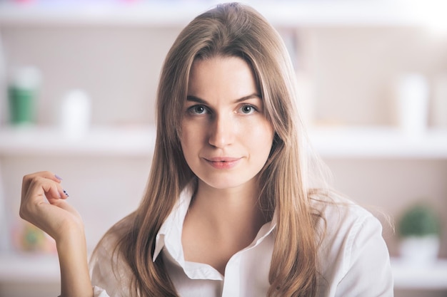 Retrato de mujer caucásica