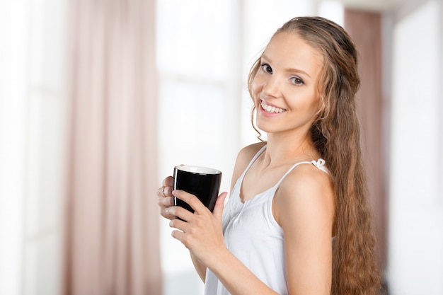 Retrato de mujer con copa