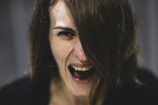 Foto retrato de una mujer deprimida