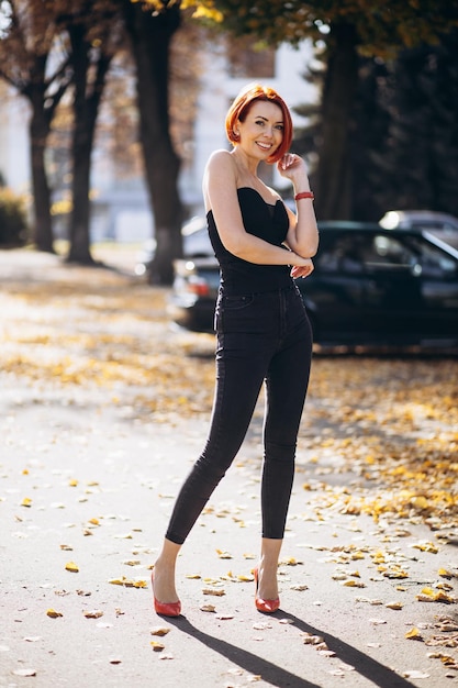 Retrato de mujer hermosa sonriendo