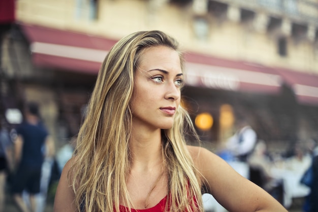 Retrato de una mujer hermosa