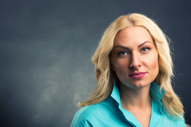 Retrato de mujer hermosa