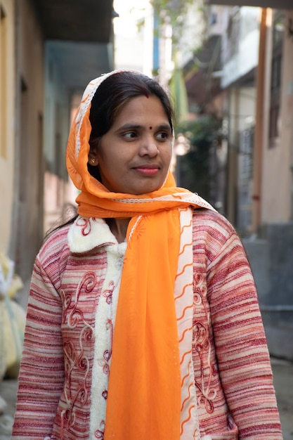 Foto retrato de una mujer india