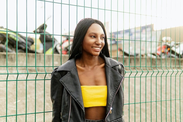 Retrato de mujer joven africana