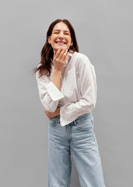 Foto retrato de mujer joven hermosa