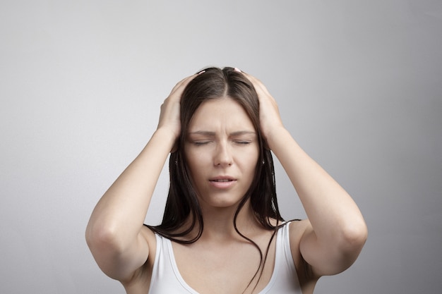 Retrato de mujer joven infeliz