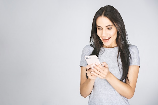 Retrato de mujer joven morena