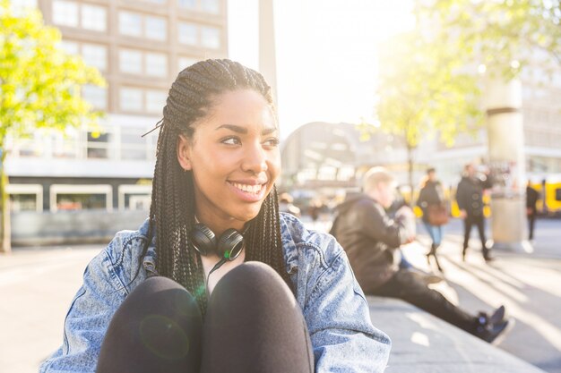 Foto retrato de mujer joven negra en berlín