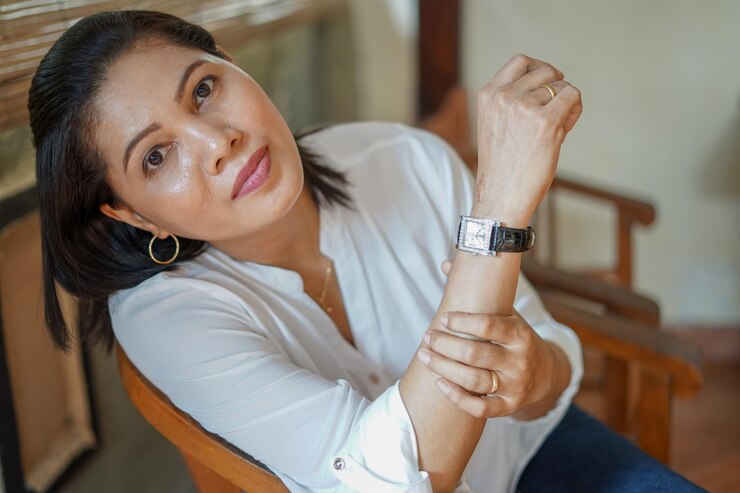 Foto retrato de una mujer joven