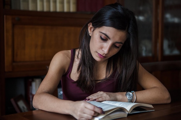 Retrato de una mujer joven