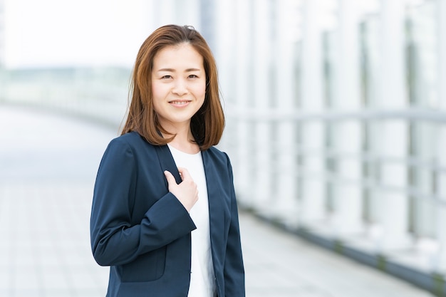 Retrato de mujer de negocios