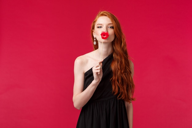 Retrato de una mujer vestida de negro