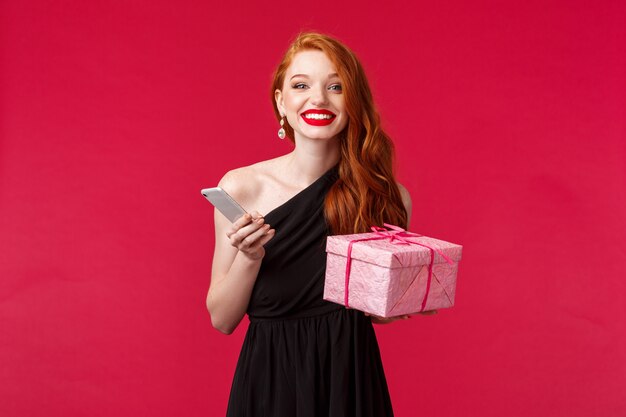 Retrato de una mujer vestida de negro