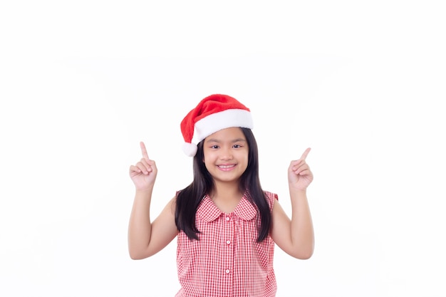 Retrato de niña asiática con gorro de Papá Noel