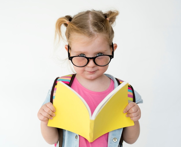 Retrato, de, un, niña joven, leer un libro