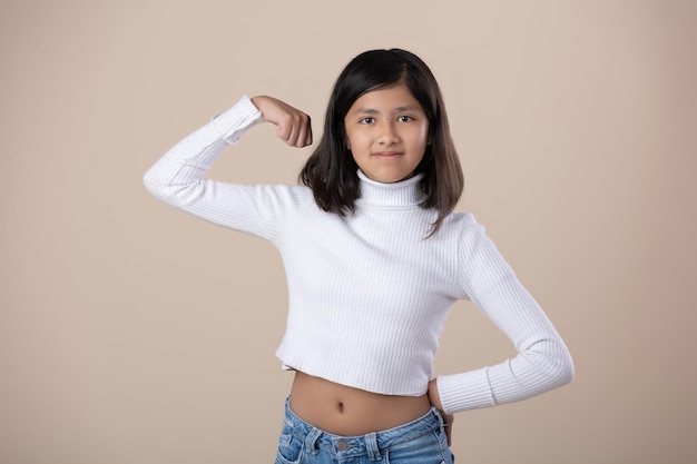 retrato, de, niña joven, mujer, empoderamiento