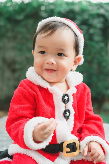 Foto retrato de una niña linda en invierno