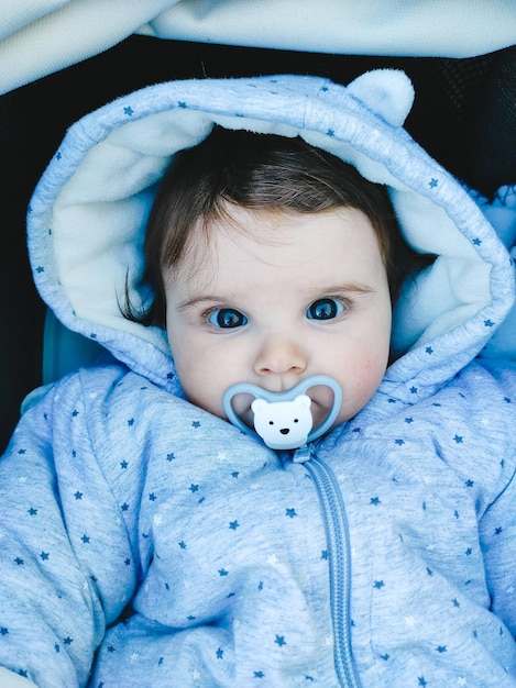 Foto retrato de una niña linda