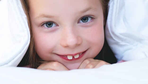 Retrato de niña niño de cerca